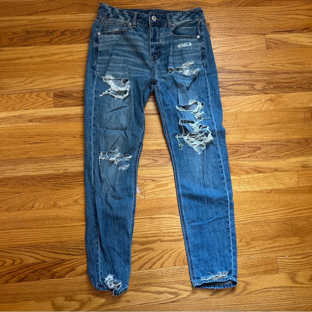 American Eagle blue ripped straight leg jeans size 4